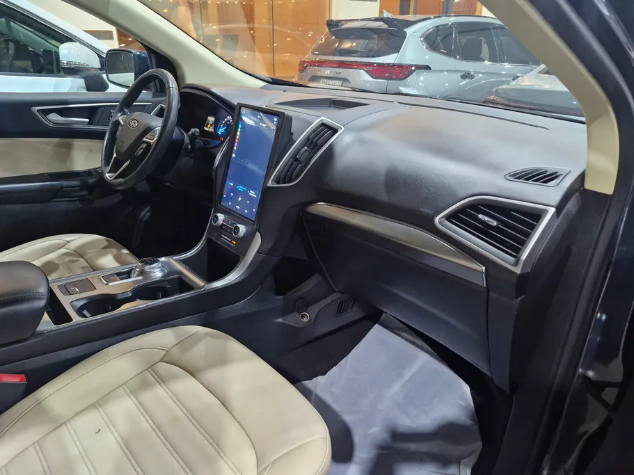 2022 Ford Edge ترند 