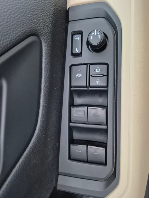 2025 Toyota Land Cruiser GXR 