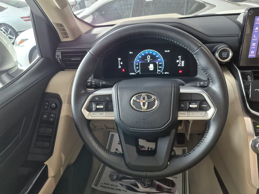 2025 Toyota Land Cruiser GXR 