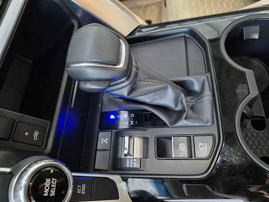 2025 Toyota Land Cruiser GXR 