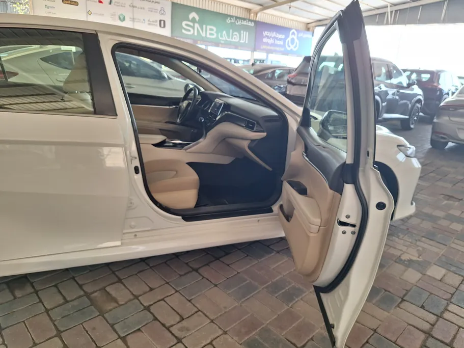 2022 Toyota Camry  LE 