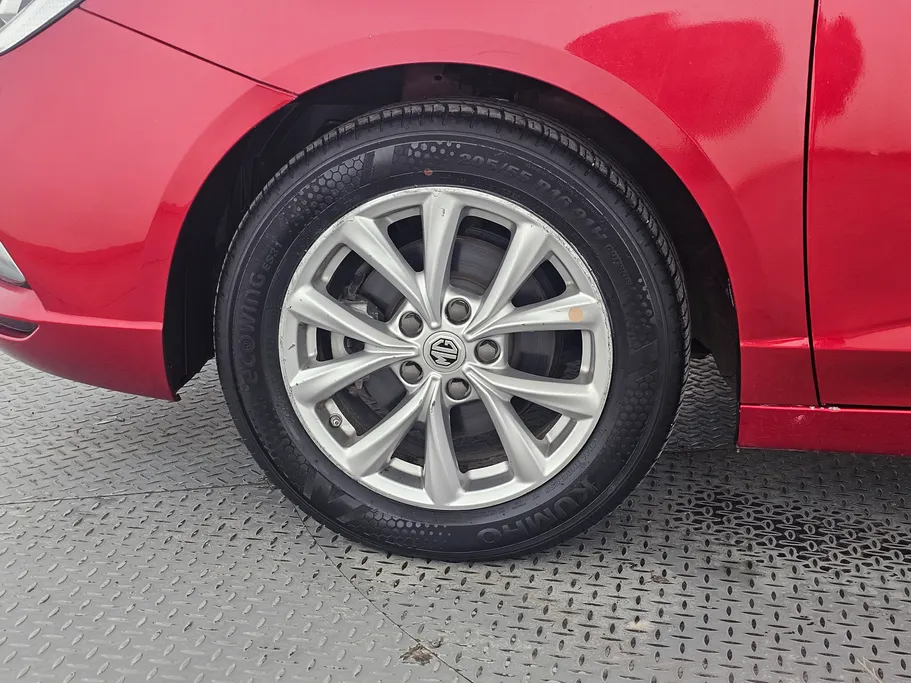 2022 MG 5 STD 