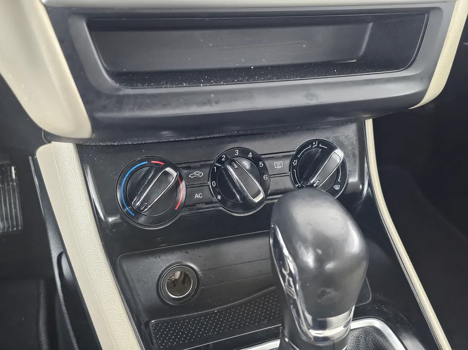 2022 MG 5 STD 
