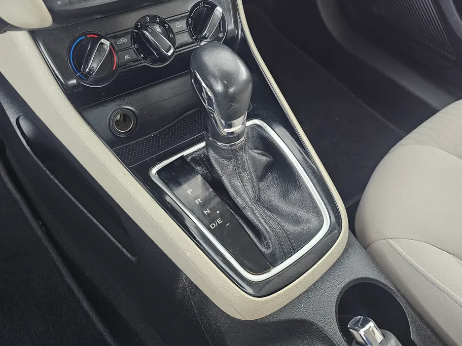 2022 MG 5 STD 