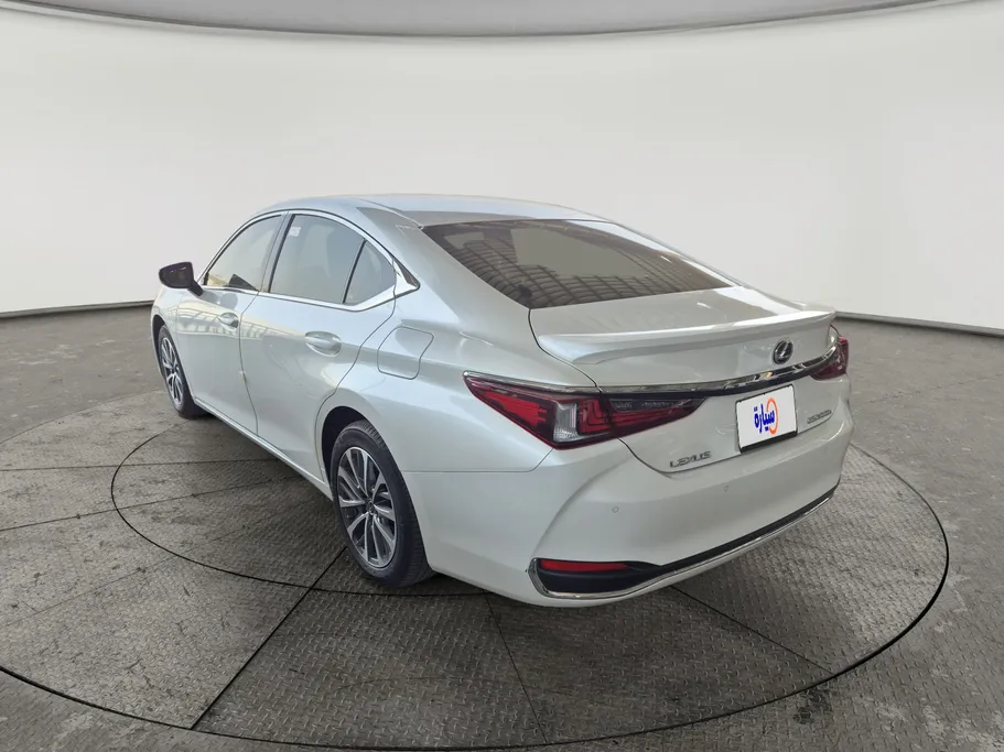 2024 Lexus ES 300 H 
