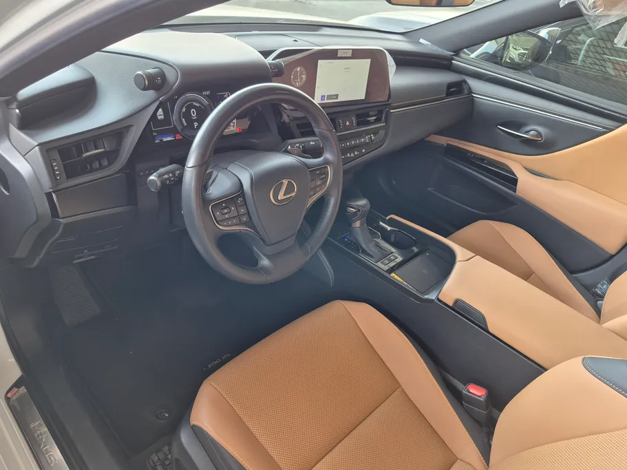 2024 Lexus ES 300 H 