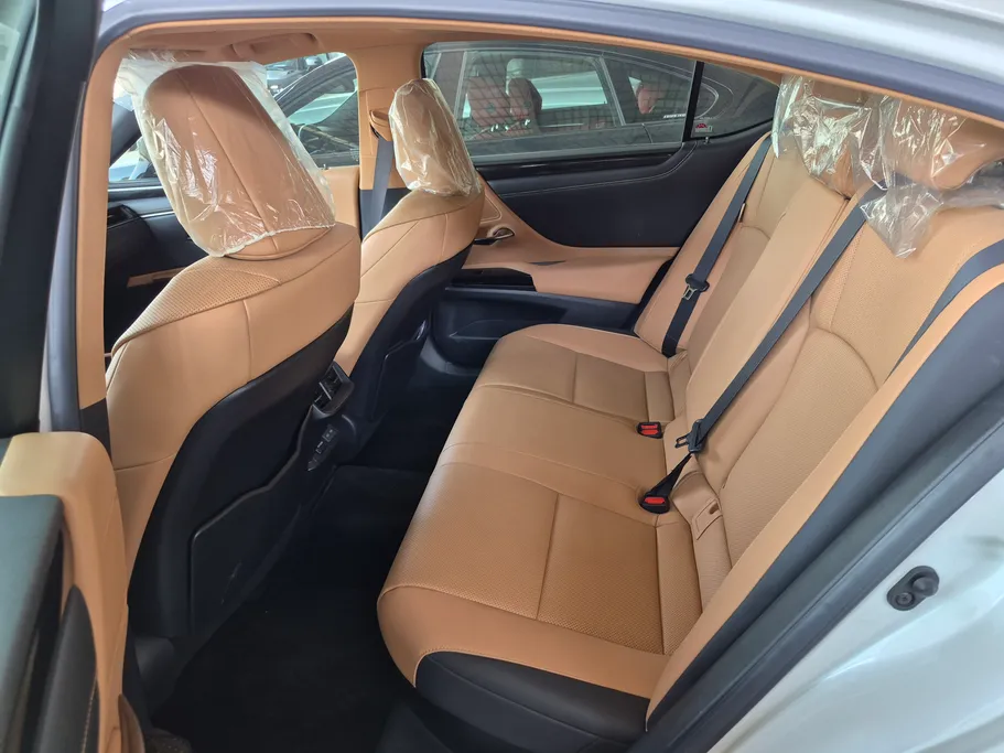 2024 Lexus ES 300 H 