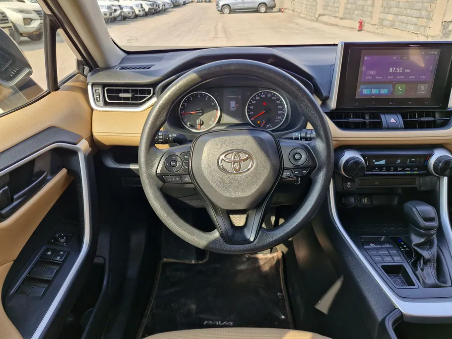 2023 Toyota RAV4 LE 