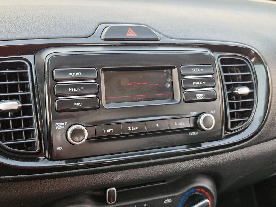 2022 Kia Pegas LX 