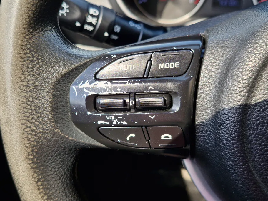 2022 Kia Pegas LX 