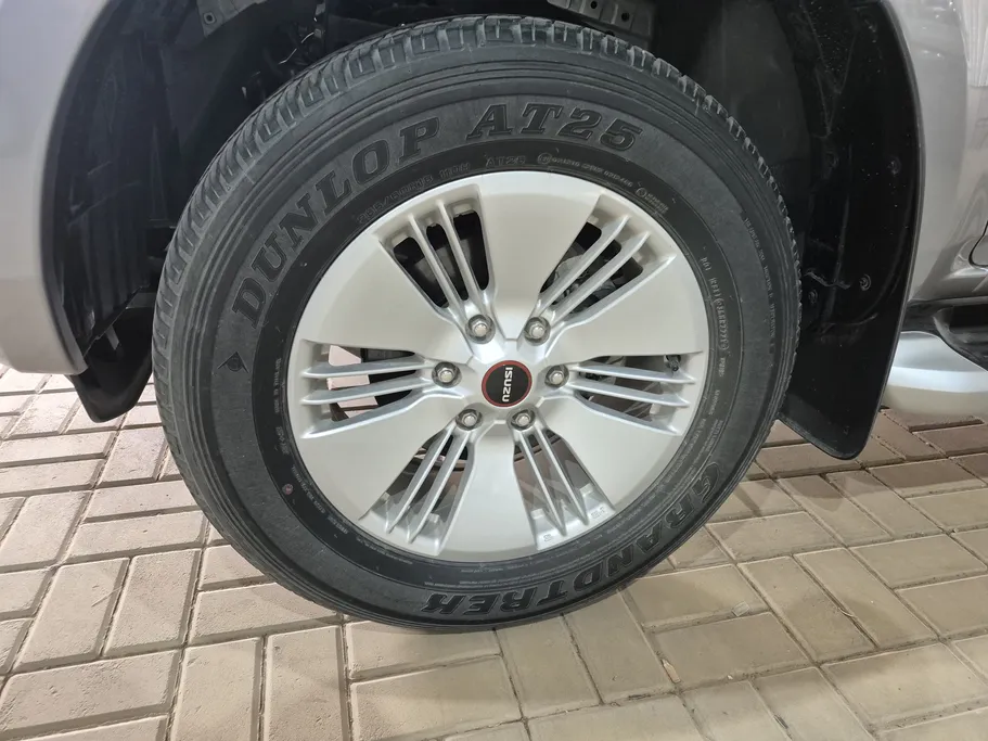ايسوزو دي ماكس LS 2021 
