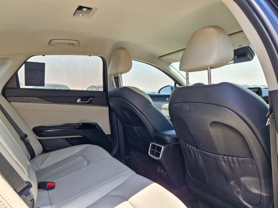 2023 Kia K5 EX 