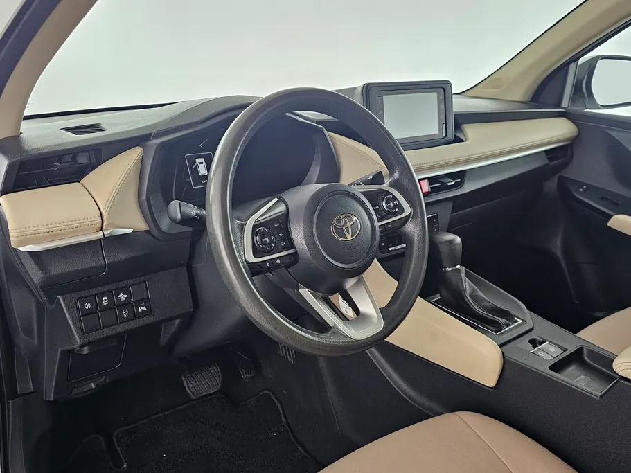 2024 Toyota Yaris  Y Plus 