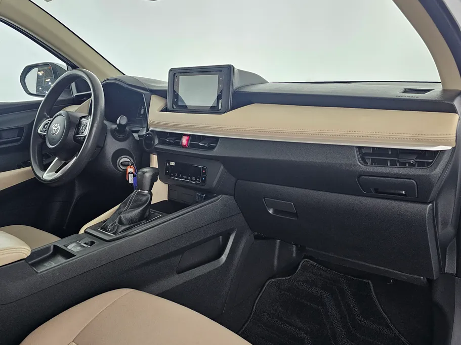 2024 Toyota Yaris  Y Plus 