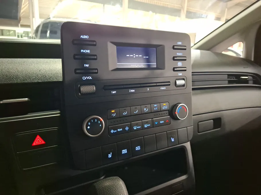 2022 Hyundai Staria Smart 11 ST 