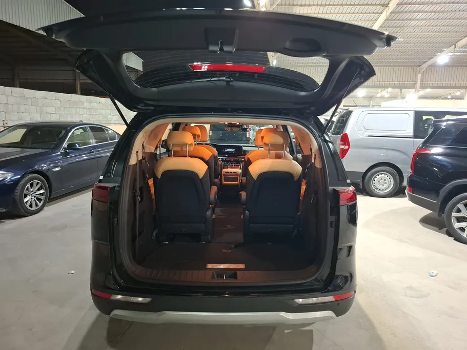 2023 Kia Carnival LX 