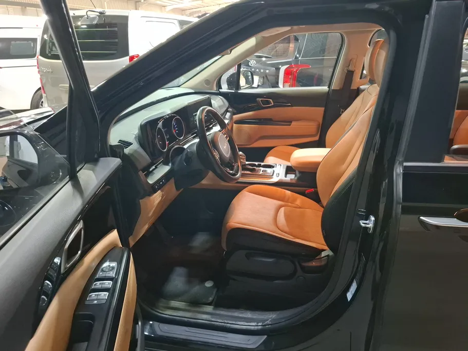 2023 Kia Carnival LX 