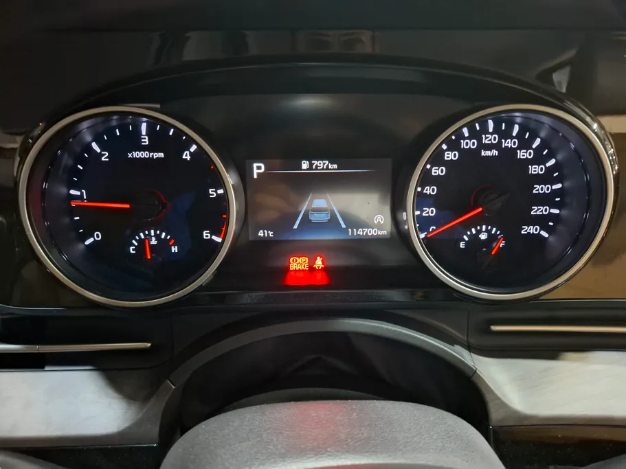 2023 Kia Carnival LX 