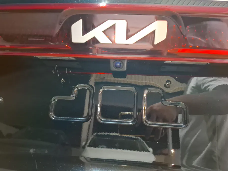 2023 Kia Carnival LX 