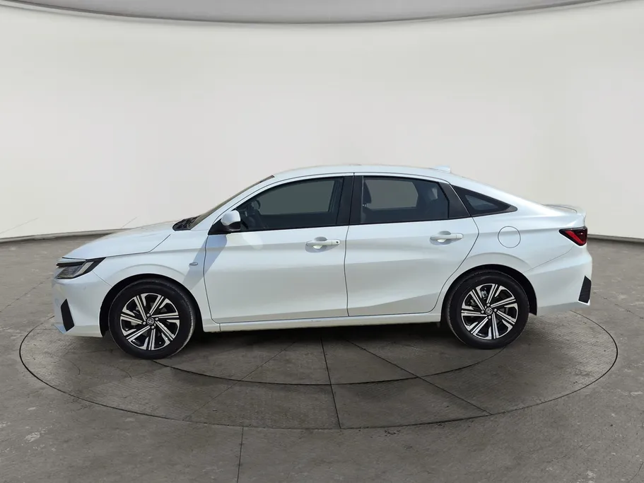 2023 Toyota Yaris  Y Plus 