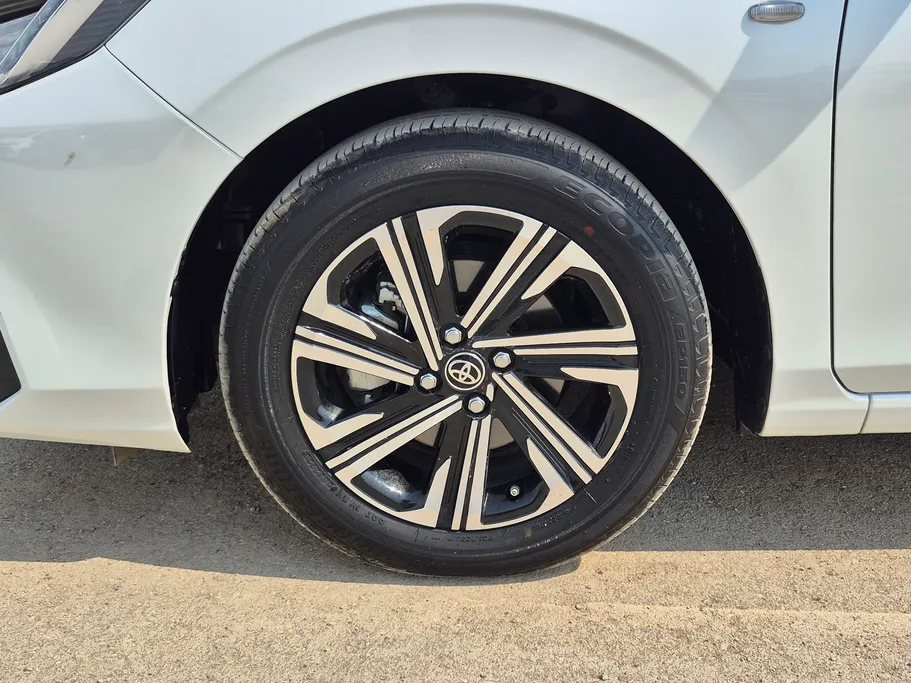 2023 Toyota Yaris  Y Plus 