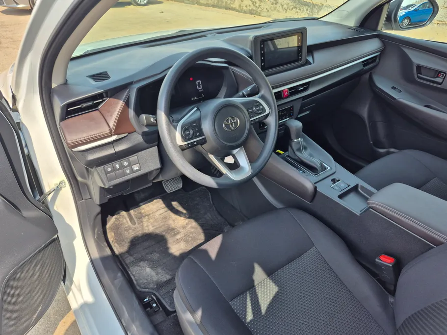 2023 Toyota Yaris  Y Plus 