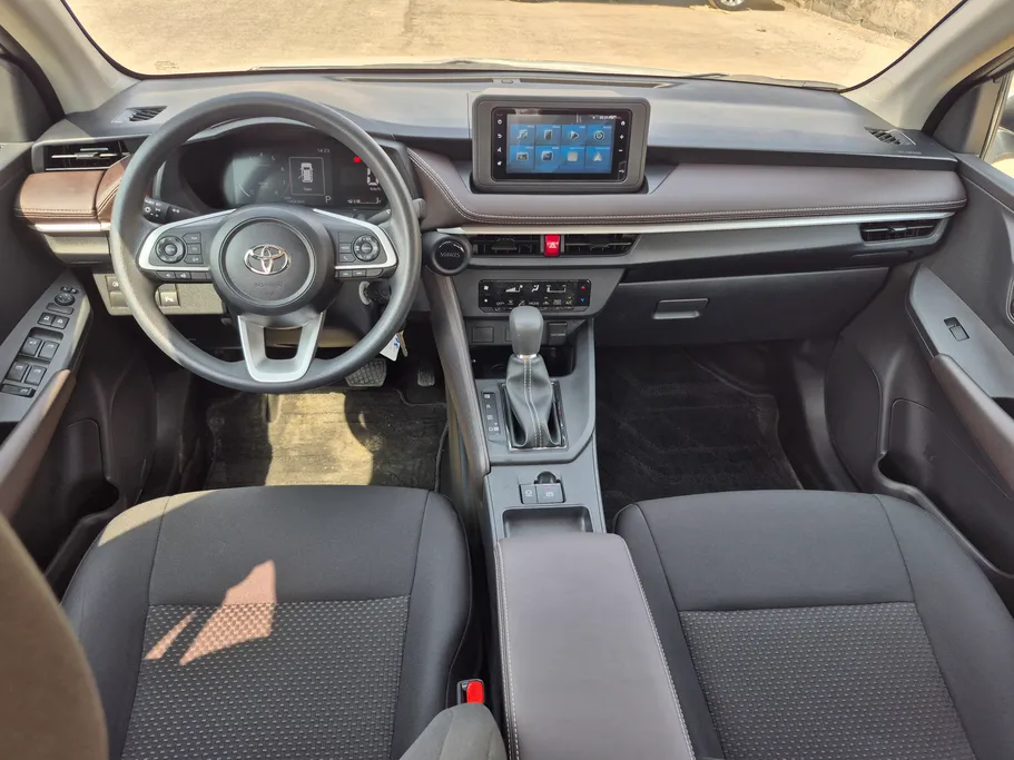 2023 Toyota Yaris  Y Plus 