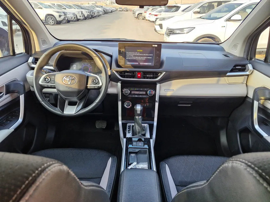 تويوتا فيلوز GLX 2024 