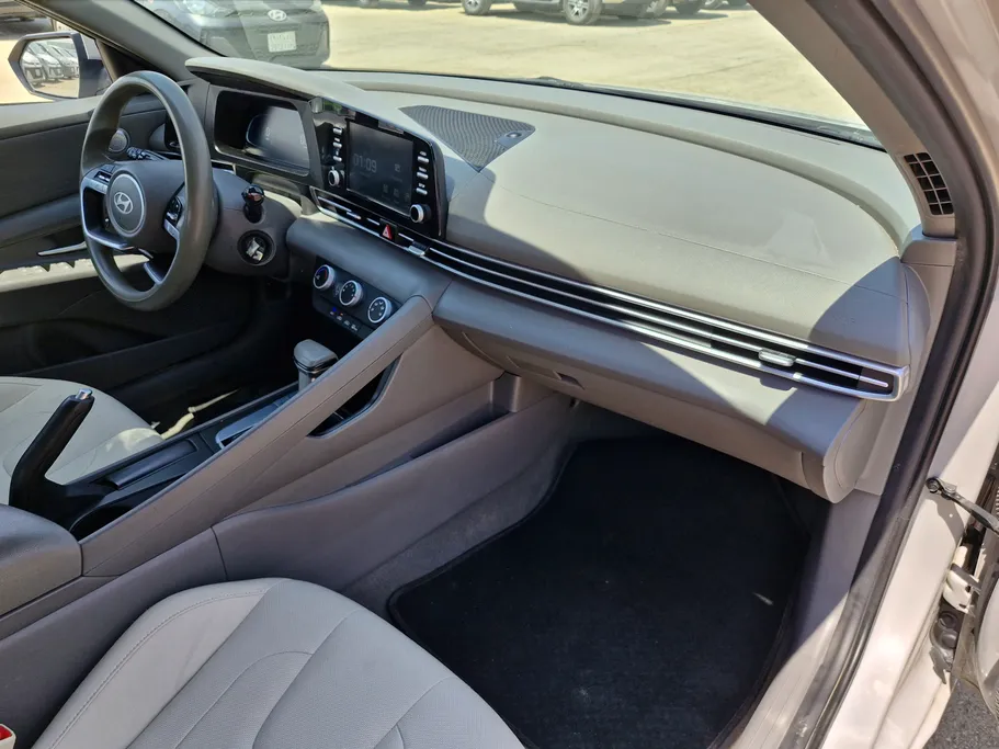 2024 هيونداي Elantra فلييت 