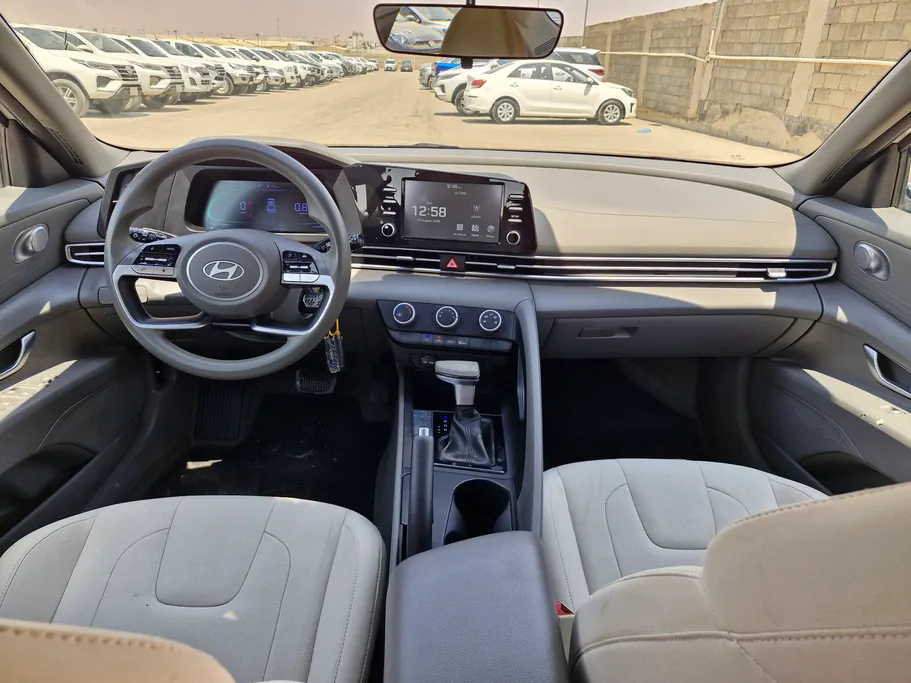 2025 Hyundai Elantra Fleet 