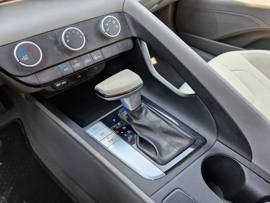 2025 Hyundai Elantra Fleet 