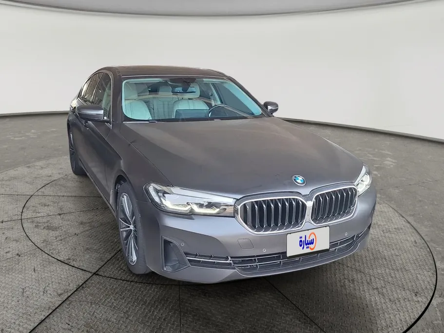 2022 BMW 5 Series 520i 