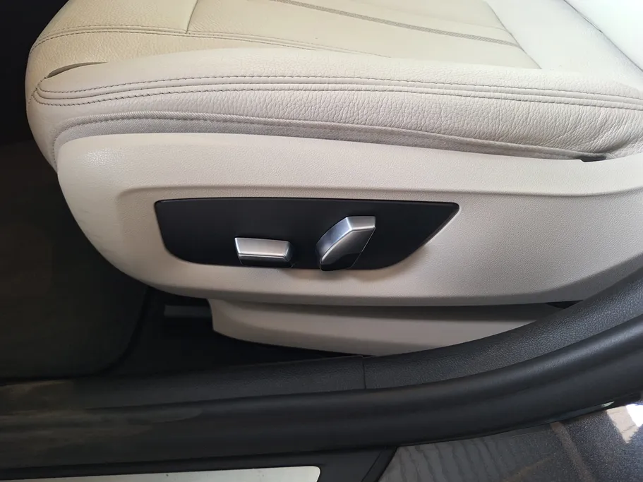 2022 BMW 5 Series 520i 