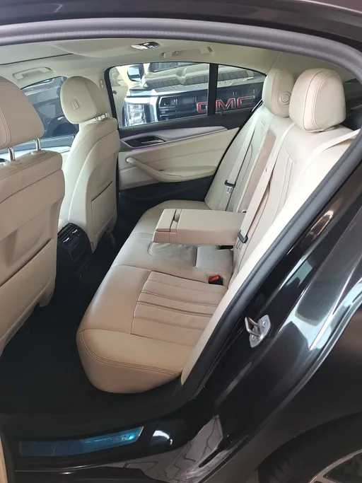2022 BMW 5 Series 520i 