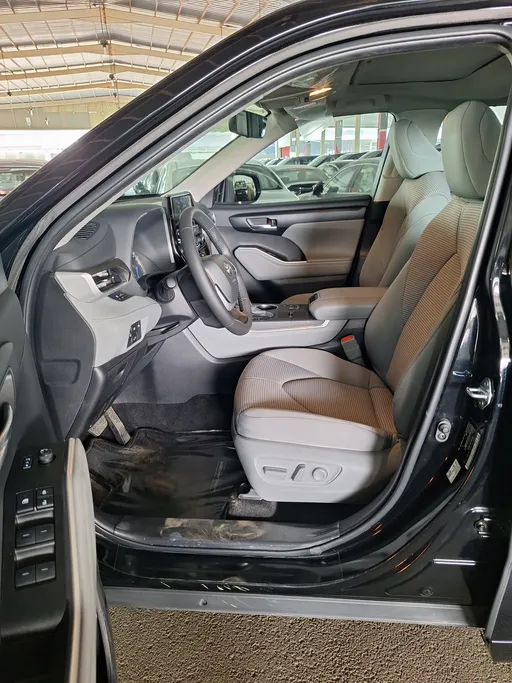 2025 Toyota Highlander GLE 