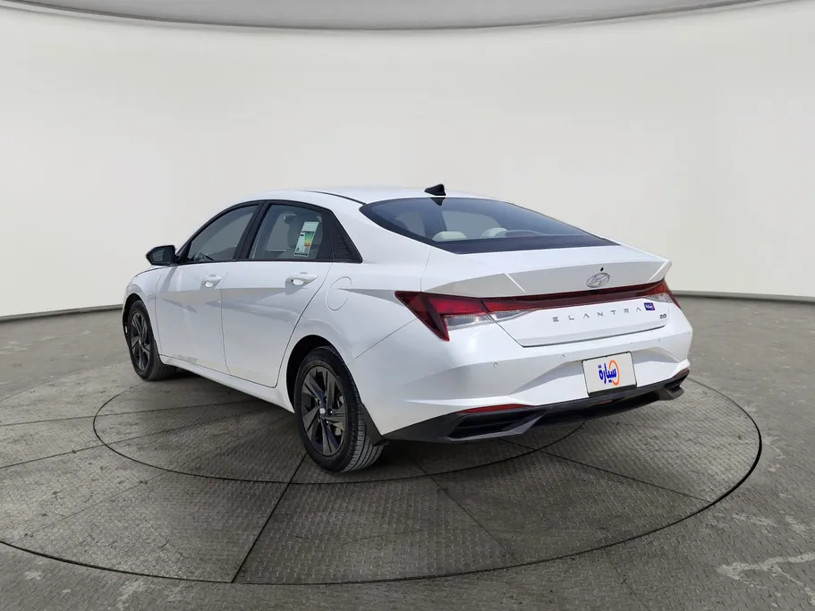2023 Hyundai Elantra Smart 