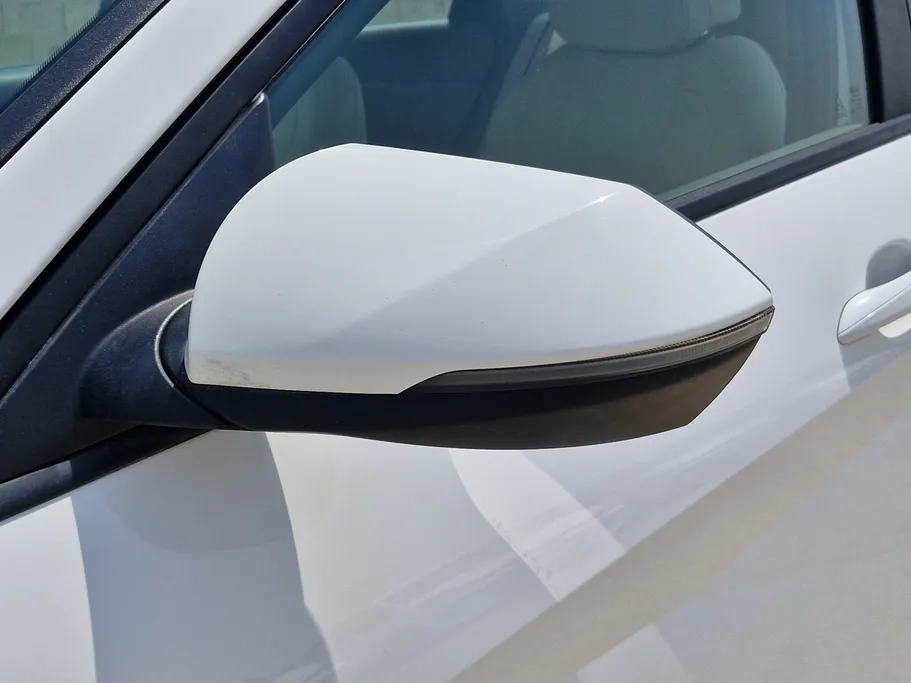 2023 Hyundai Elantra Smart 