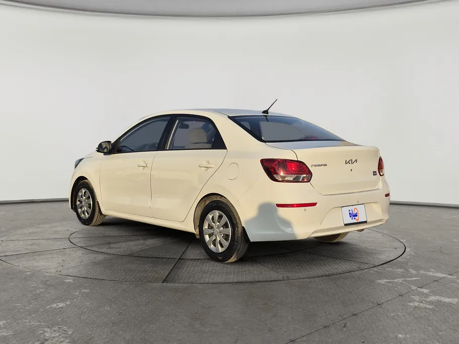 2022 Kia Pegas LX 