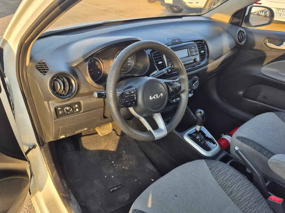 2022 Kia Pegas LX 