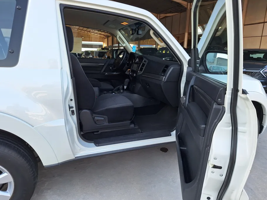 2020 Mitsubishi Pajero GLS 3Doors 