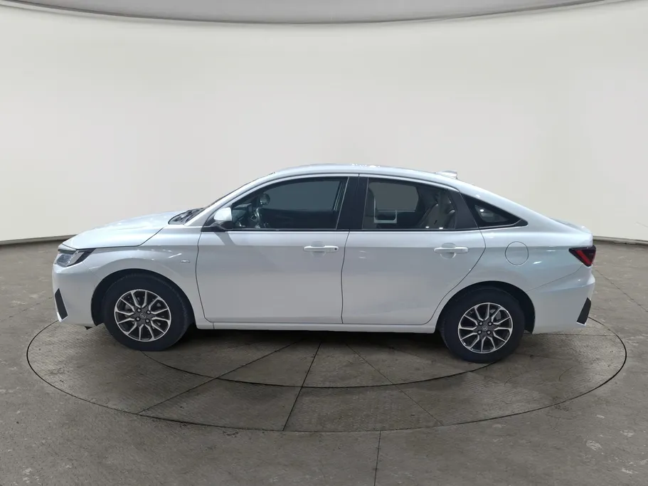 2024 Toyota Yaris  Y 