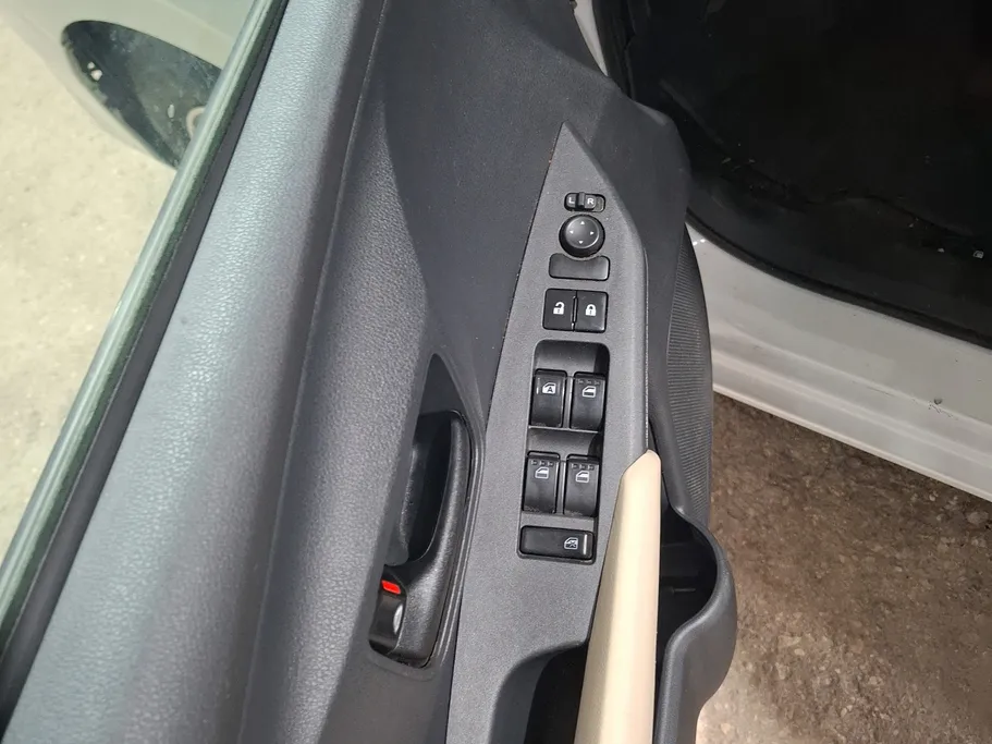 2024 Toyota Yaris  Y 