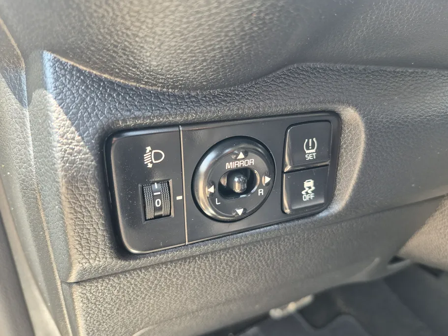 2022 Kia Pegas LX 