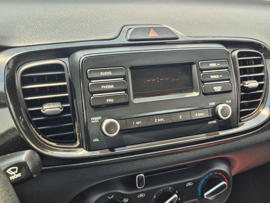 2022 Kia Pegas LX 