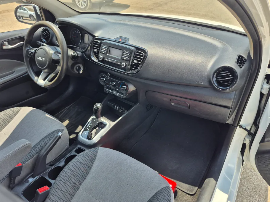 2022 Kia Pegas LX 