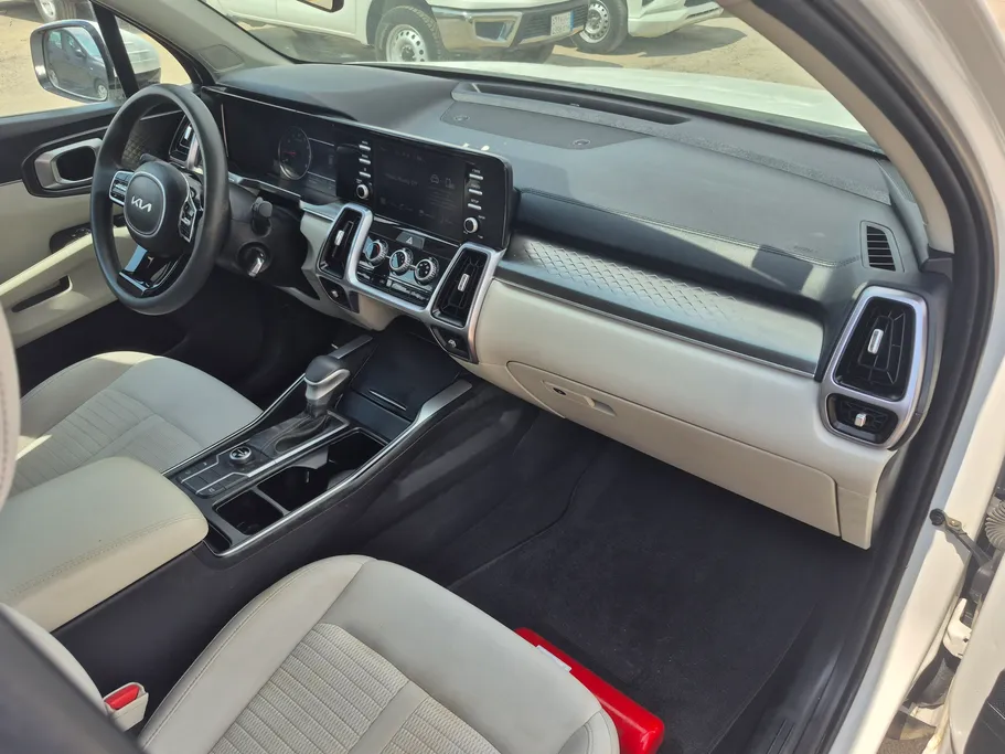 2022 Kia Sorento LX 