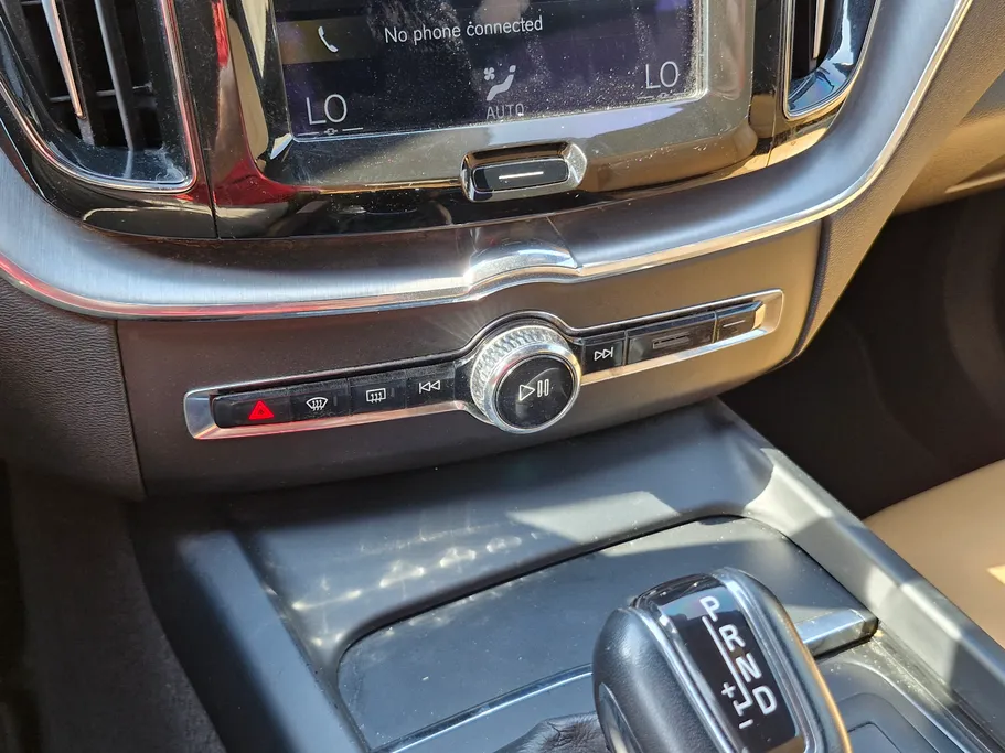 فولفو اكس سي 60  2018 
