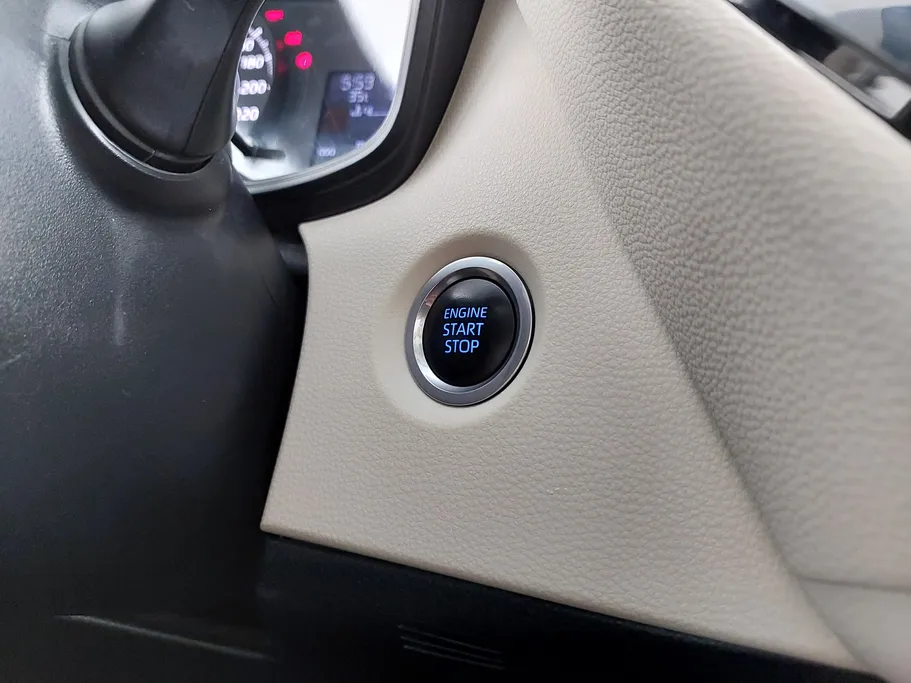 2022 تويوتا Corolla XLI Executive Moonroof 
