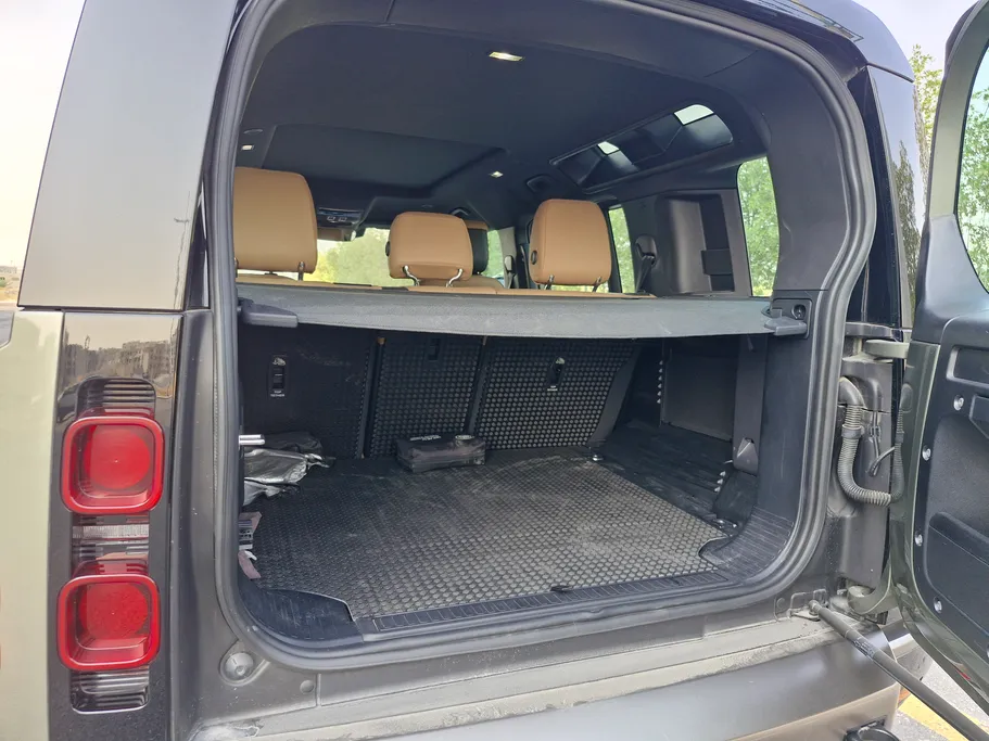 2025 Land Rover Defender P300 S 