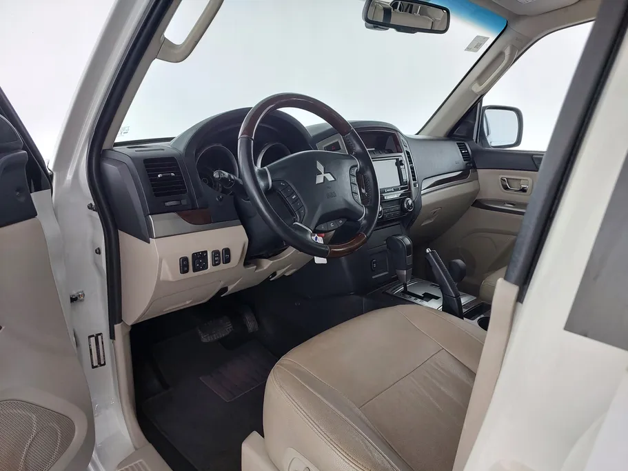 ميتسوبيشي باجيرو GLS 4Doors 2024 
